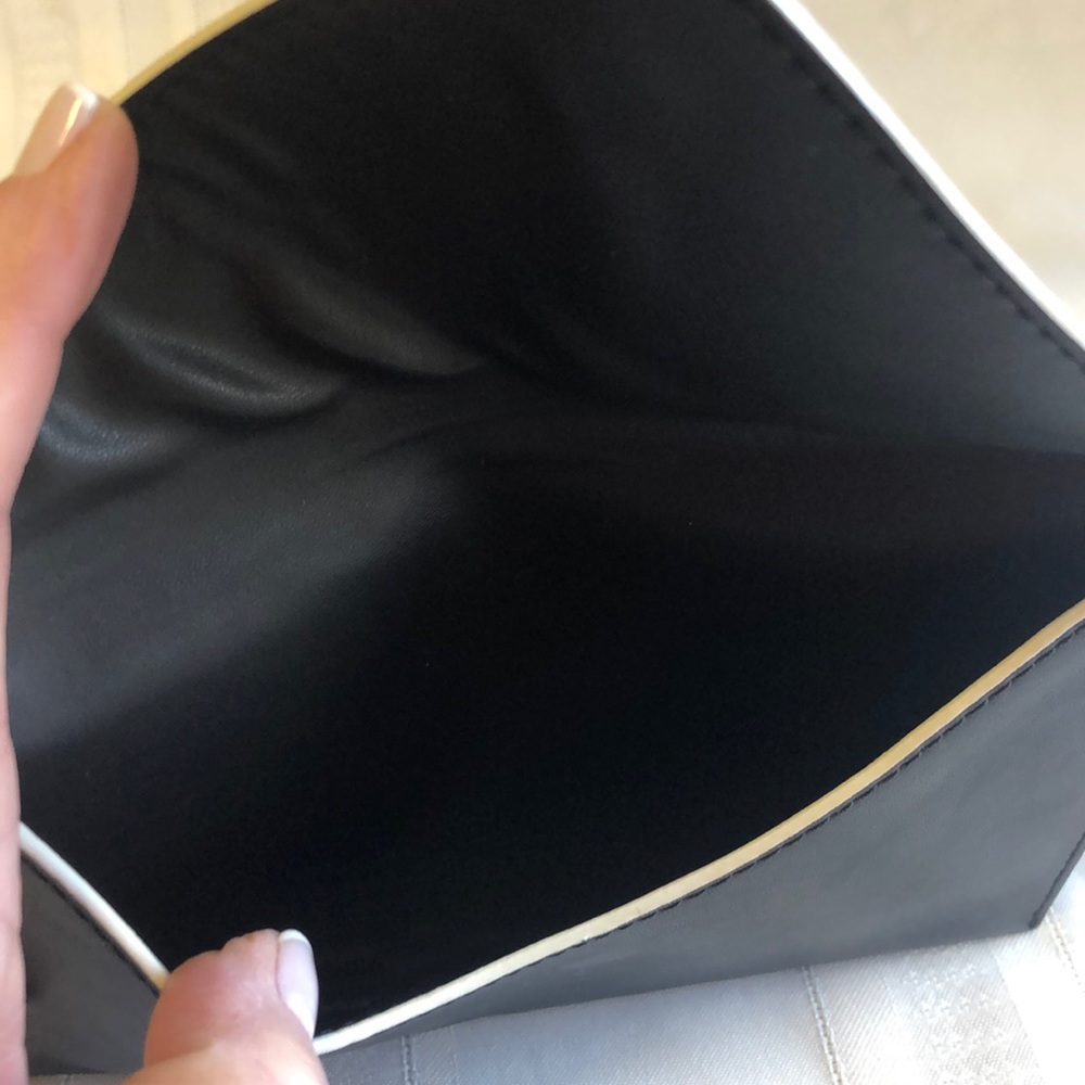 Vera Bradley faux leather slim envelope clutch Blk - Picture 6 of 8